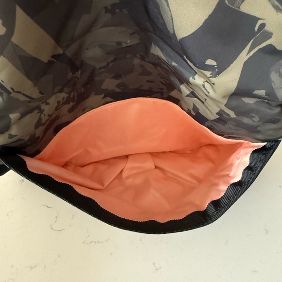 Lululemon Festival Bag - Picture 2 of 8